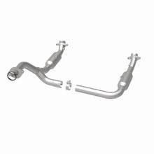 Load image into Gallery viewer, MagnaFlow Conv DF 06-09 Ford Explorer / 06-10 Mercury Mountaineer 4.6L Y-Pipe Assembly (49 State)