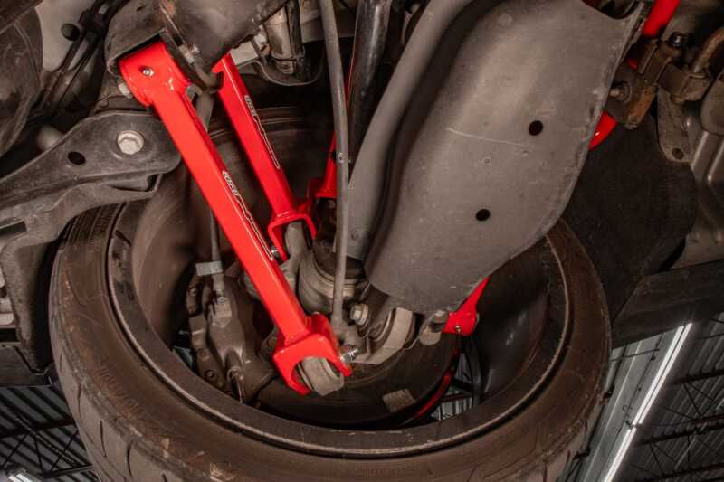 UMI 16-24 Chevrolet Camaro Suspension Trailing Arm - Red