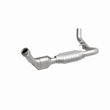 Load image into Gallery viewer, MagnaFlow Conv DF 99-00 Ford Trucks 5.4L