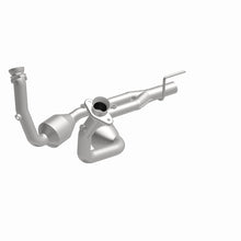 Load image into Gallery viewer, MagnaFlow Conv DF 04 Jeep Grand Cherokee 4.7L