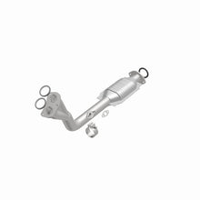 Load image into Gallery viewer, Magnaflow Conv DF 96-00 Toyota 4 Runner 2.7