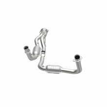 Load image into Gallery viewer, MagnaFlow Conv DF 05-06 Jeep Grand Cherokee 3.7L Y-Pipe Assembly