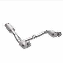 Load image into Gallery viewer, MagnaFlow 2021 Chevrolet Express 2500 4.3L Underbody Direct-Fit Catalytic Converter