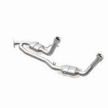 Load image into Gallery viewer, MagnaFlow Conv DF 04 Ford Freestar 3.9L