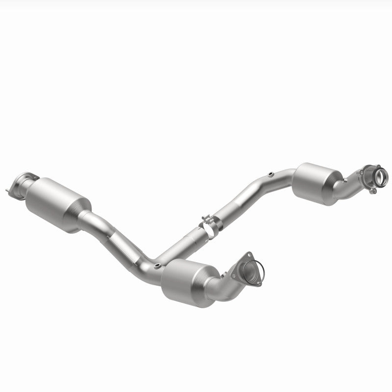 MagnaFlow 2021 Chevrolet Express 2500 4.3L Underbody Direct-Fit Catalytic Converter