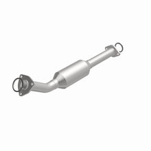 Load image into Gallery viewer, MagnaFlow Conv Direct Fit OEM 2003-2004 Toyota Tundra Underbody - 28.75in Length