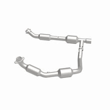 Load image into Gallery viewer, MagnaFlow Conv Direct Fit 05-06 Ford E-350 Super Duty 5.4L